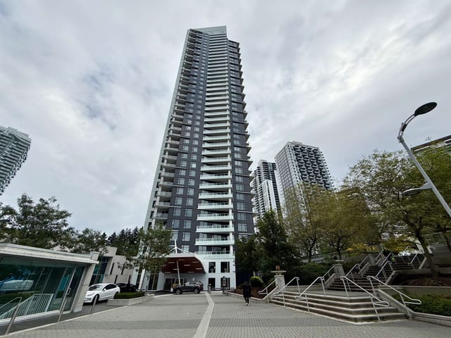 Apartment for sale in Surrey, North Surrey, 805 9887 Whalley Boulevard, 263077610 | Realtylink.org
