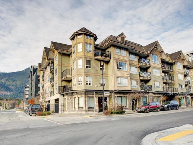 Apartment for sale in Squamish, Squamish, 207 38003 Second Avenue, 263078818 | Realtylink.org