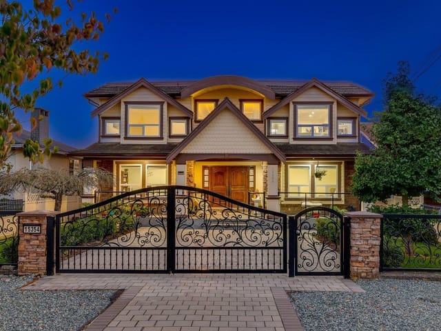 House for sale in White Rock, South Surrey White Rock, 15354 Royal Avenue, 263079634 | Realtylink.org