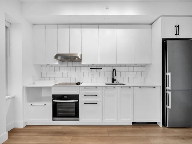 Apartment for sale in Burnaby, Burnaby North, 802 8750 University Crescent, 263079791 | Realtylink.org