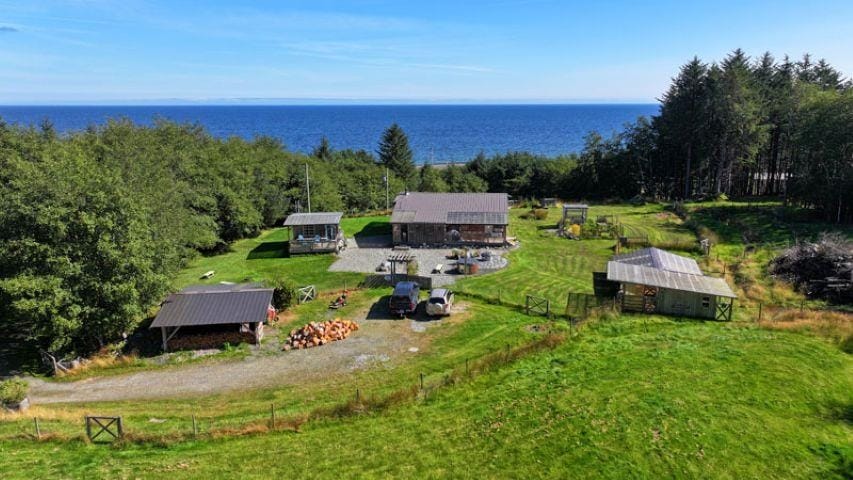 House for sale in Daajing Giids City, Prince Rupert, 31790 16 Highway, 263080184 | Realtylink.org