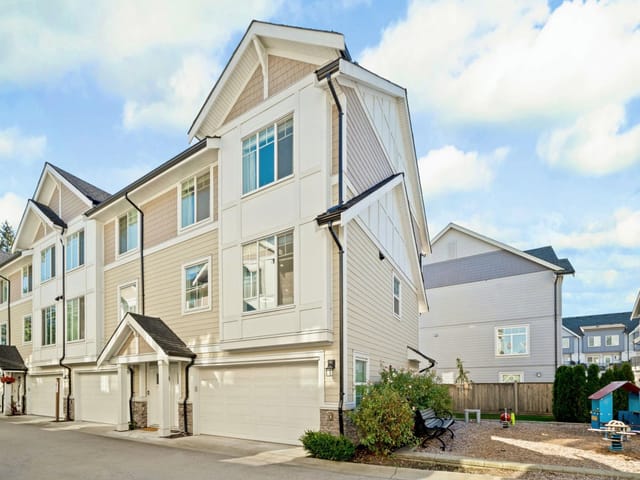 Townhouse for sale in Surrey, Cloverdale, 8 7056 192 Street, 263080509 | Realtylink.org