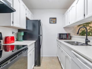 Apartment for sale in Surrey, South Surrey White Rock, 211 2239 152 Street, 263083613 | Realtylink.org