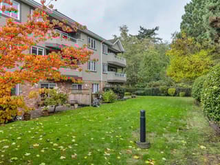 Apartment for sale in Surrey, South Surrey White Rock, 211 2239 152 Street, 263083613 | Realtylink.org