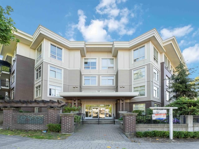 Apartment for sale in Surrey, North Surrey, 216 13555 Gateway Drive, 263083766 | Realtylink.org