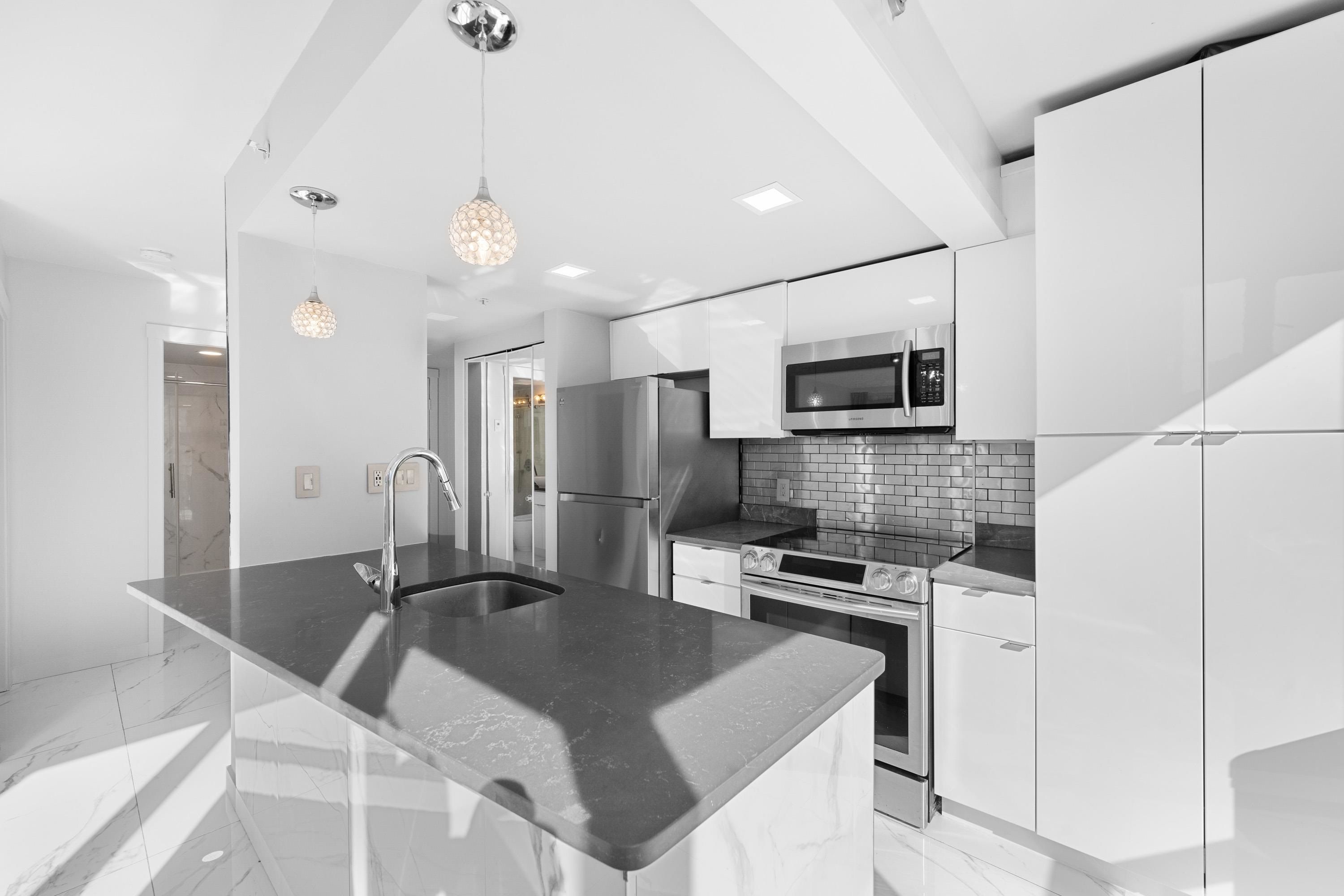 Apartment for sale in Vancouver, Vancouver West, 702 1188 Howe Street, 263084816 | Realtylink.org