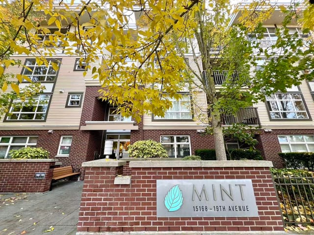 Apartment for sale in Surrey, South Surrey White Rock, 315 15168 19 Avenue, 263085477 | Realtylink.org