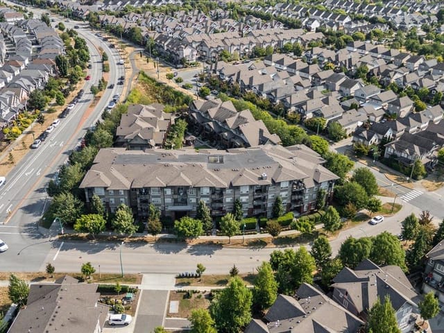 Apartment for sale in Surrey, Cloverdale, 202 19201 66a Avenue, 263086612 | Realtylink.org