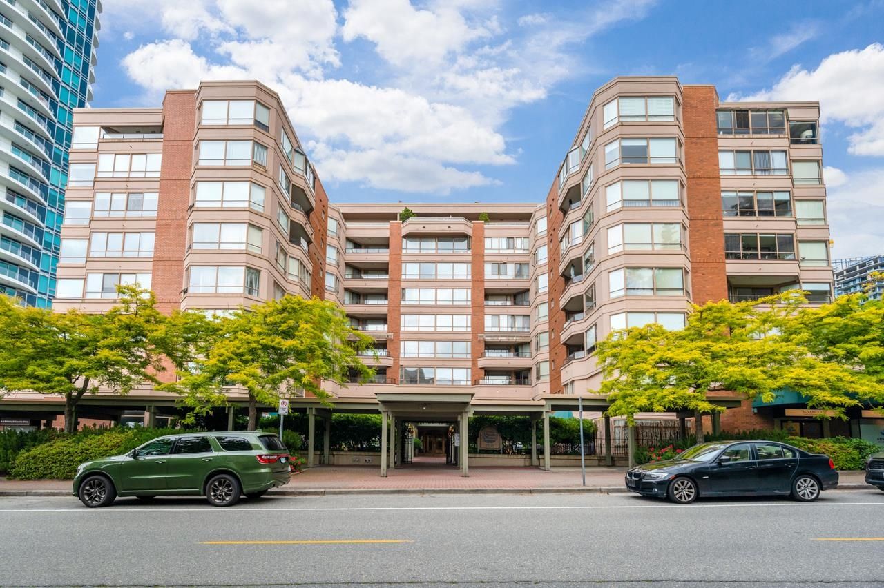 Apartment for sale in White Rock, South Surrey White Rock, 101 15111 Russell Avenue, 263087106 | Realtylink.org