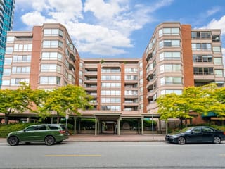 Apartment for sale in White Rock, South Surrey White Rock, 101 15111 Russell Avenue, 263087106 | Realtylink.org