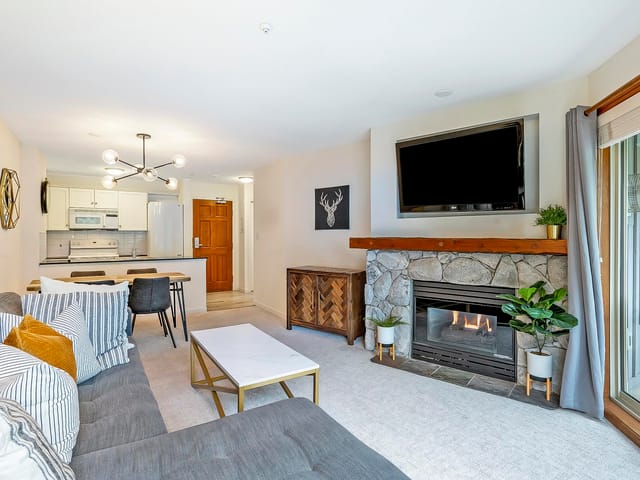 Apartment for sale in Whistler, Whistler, 336 4800 Spearhead Drive, 263087407 | Realtylink.org