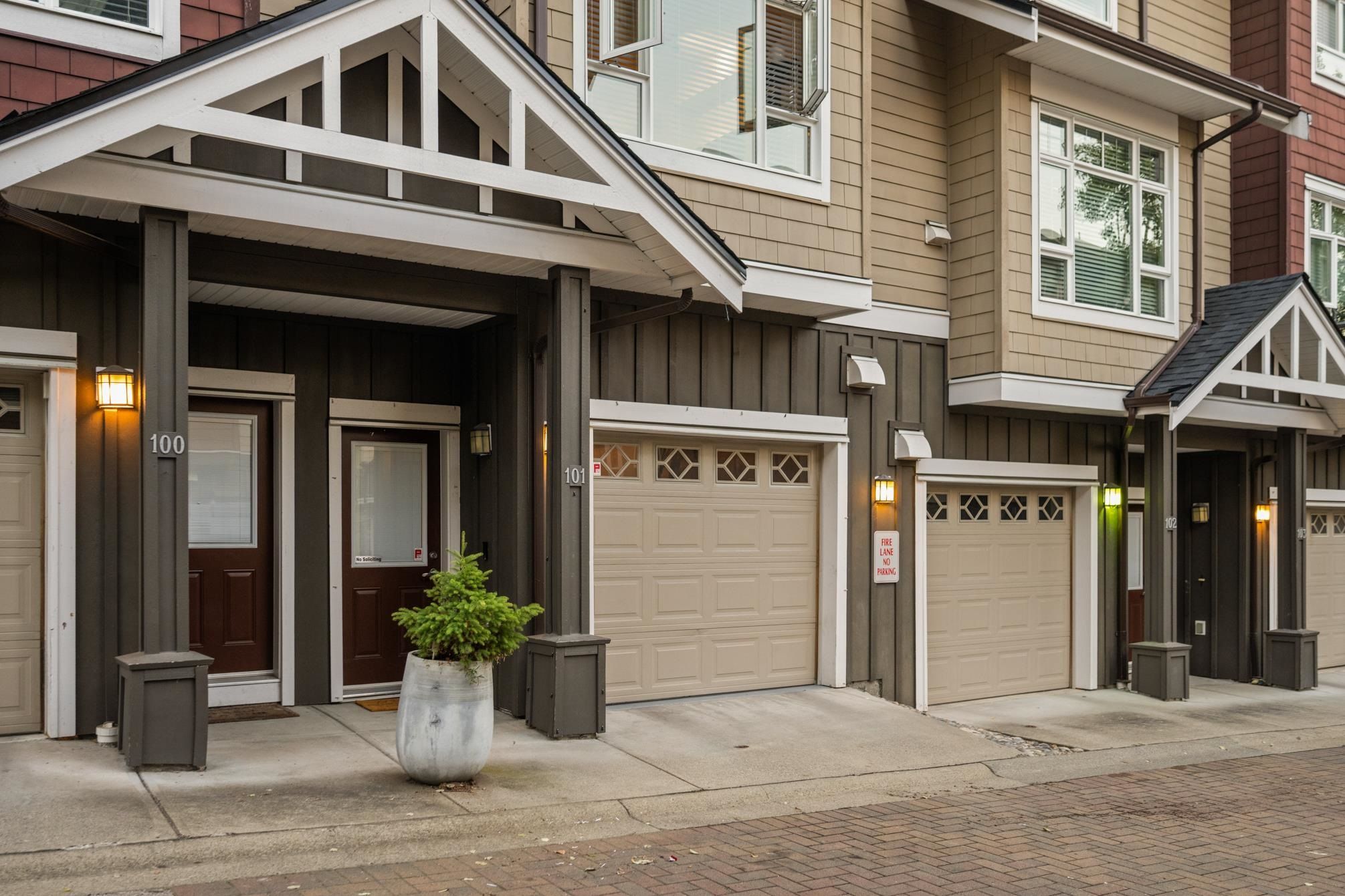 Townhouse for sale in Surrey, South Surrey White Rock, 101 2979 156 Street, 263087640 | Realtylink.org