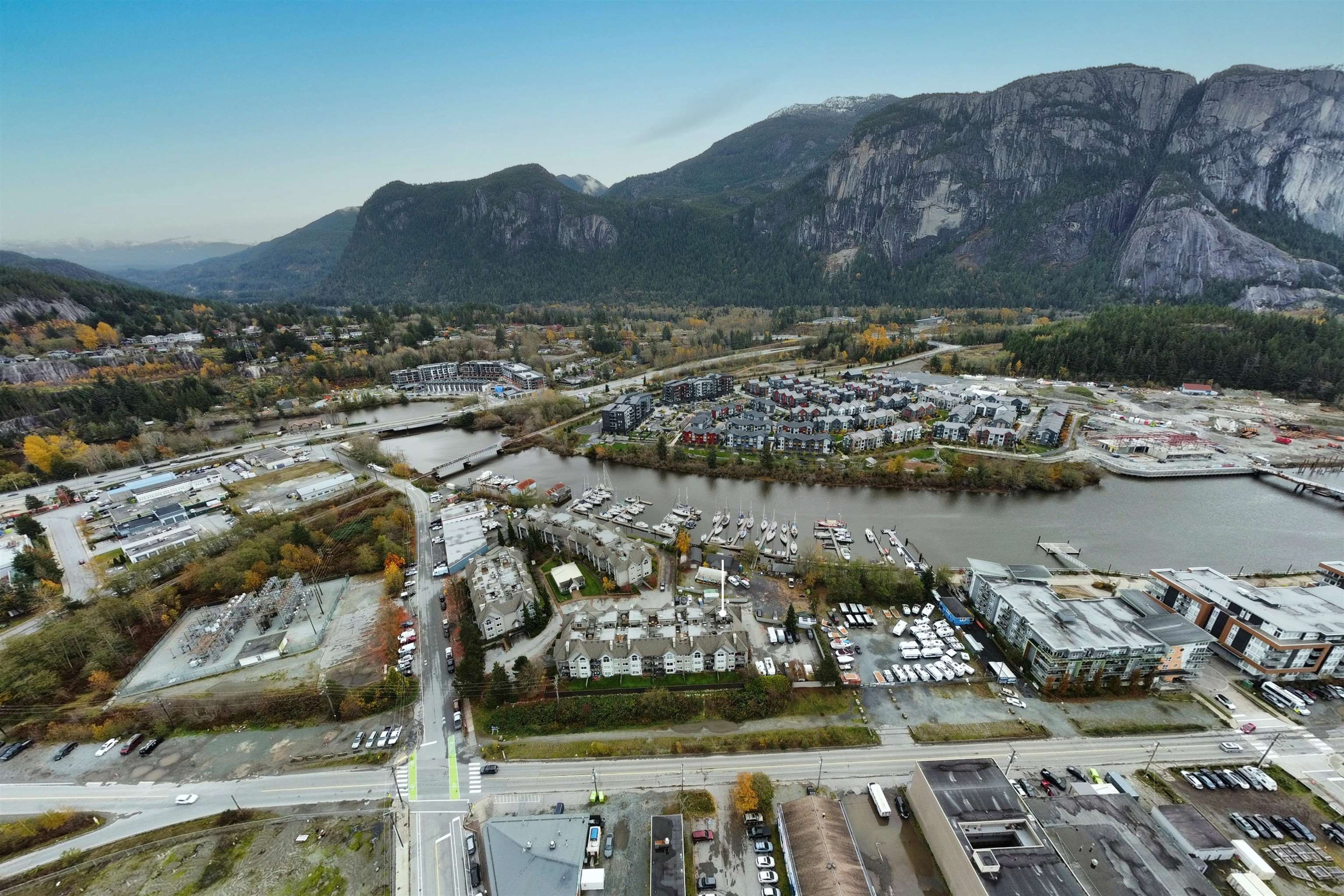 Apartment for sale in Squamish, Squamish, 301 1466 Pemberton Avenue, 263087822 | Realtylink.org
