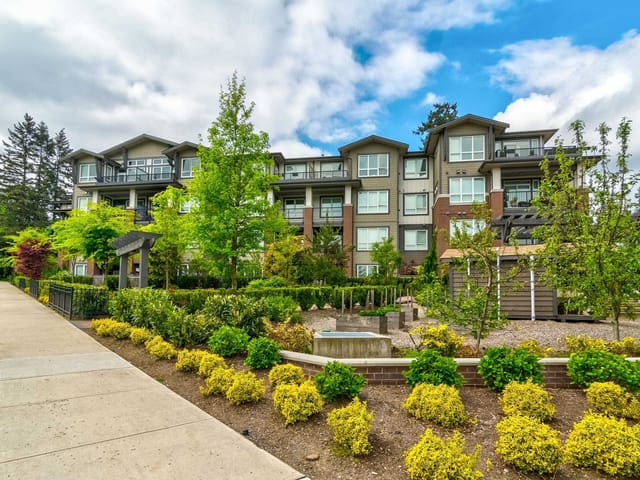 Apartment for sale in Surrey, South Surrey White Rock, 208 15188 29a Avenue, 263088314 | Realtylink.org