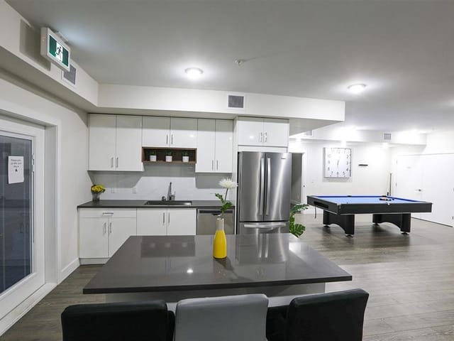 Apartment for sale in Surrey, Surrey, 515 15351 101 Avenue, 263088680 | Realtylink.org
