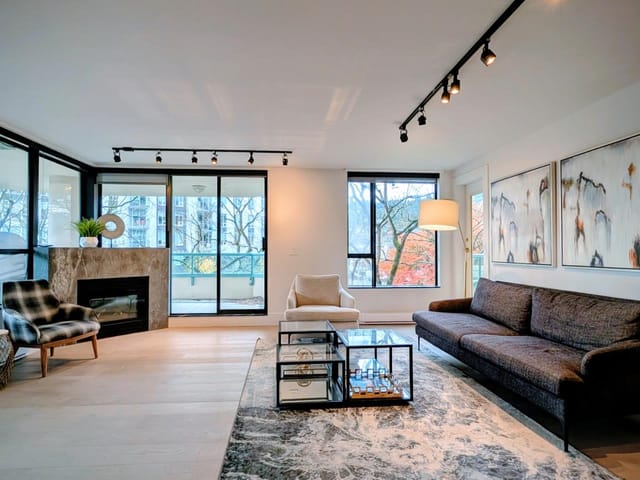 Apartment for sale in West Vancouver, West Vancouver, 3D 328 Taylor Way, 263088700 | Realtylink.org