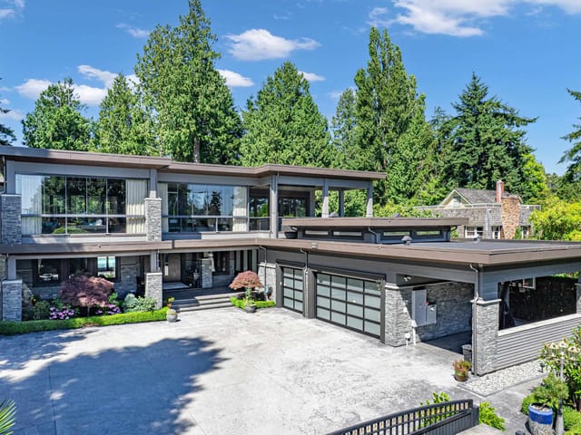 House for sale in White Rock, South Surrey White Rock, 13657 Marine Drive, 263089031 | Realtylink.org