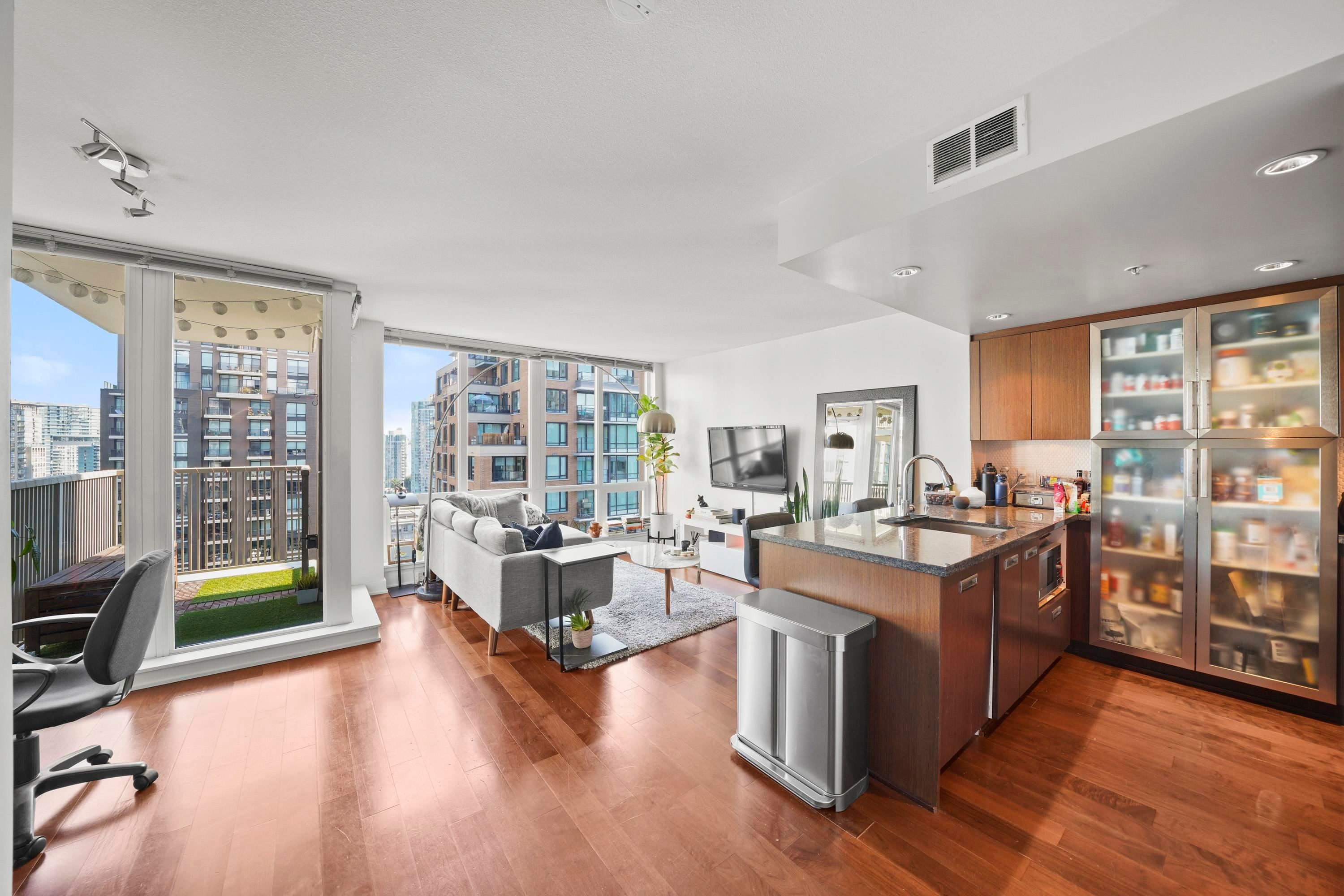 Apartment for sale in Vancouver, Vancouver West, 1708 1055 Richards Street, 263089083 | Realtylink.org