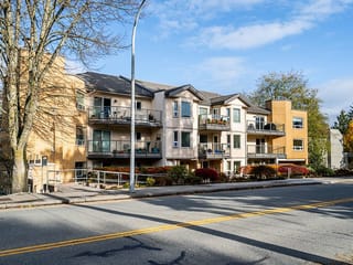 Apartment for sale in Surrey, South Surrey White Rock, 212 15255 18 Avenue, 263089347 | Realtylink.org