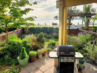 Apartment for sale in Sechelt, Sunshine Coast, 105 5160 Davis Bay Road, 263090136 | Realtylink.org