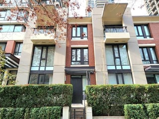 Townhouse for rent in Vancouver, Vancouver West, 973 Mainland Street, 263090419 | Realtylink.org