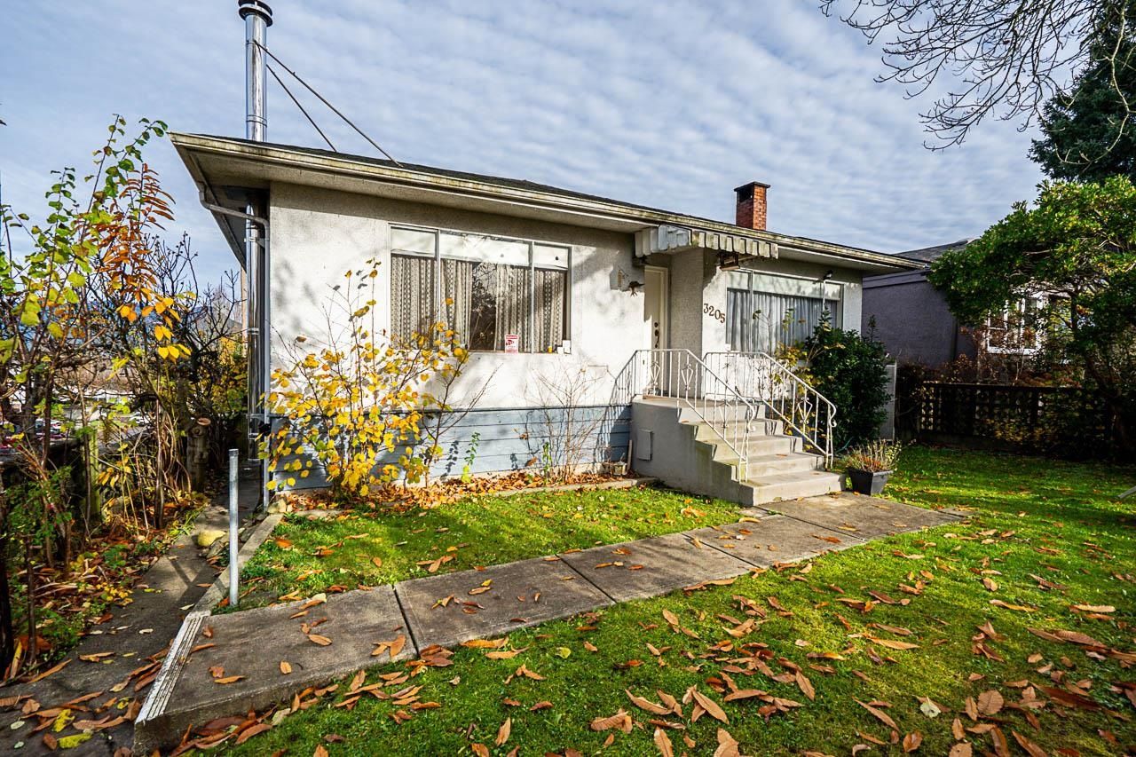 House for sale in Vancouver, Vancouver East, 3205 E 3rd Avenue, 263090802 | Realtylink.org