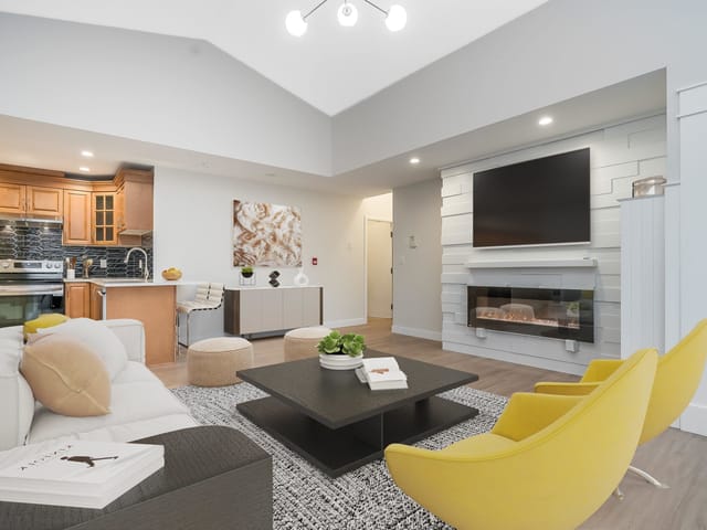 Apartment for sale in Surrey, South Surrey White Rock, 208 2828 152 Street, 263091116 | Realtylink.org