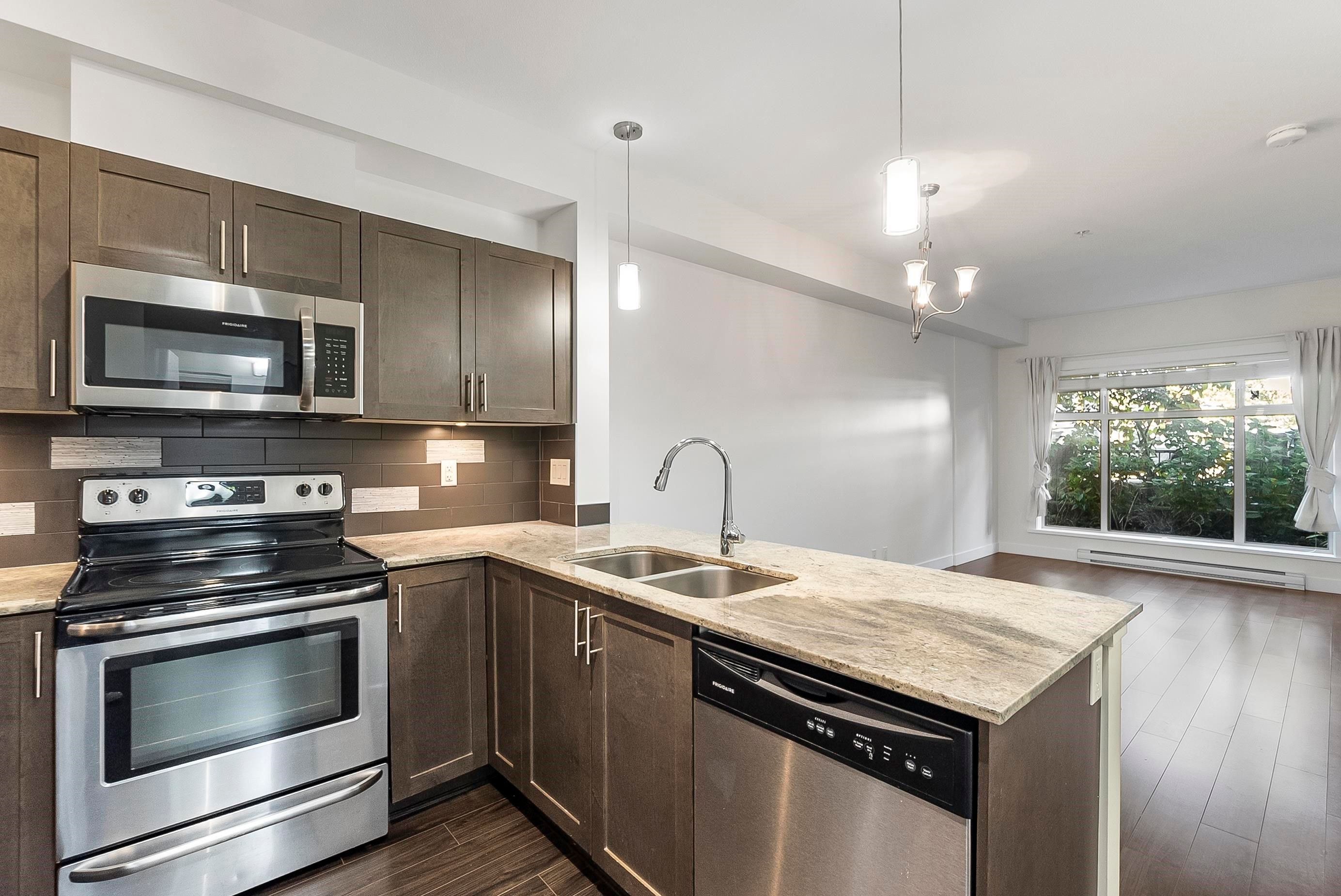 Apartment for sale in Surrey, North Surrey, L115 13468 King George Boulevard, 263091646 | Realtylink.org