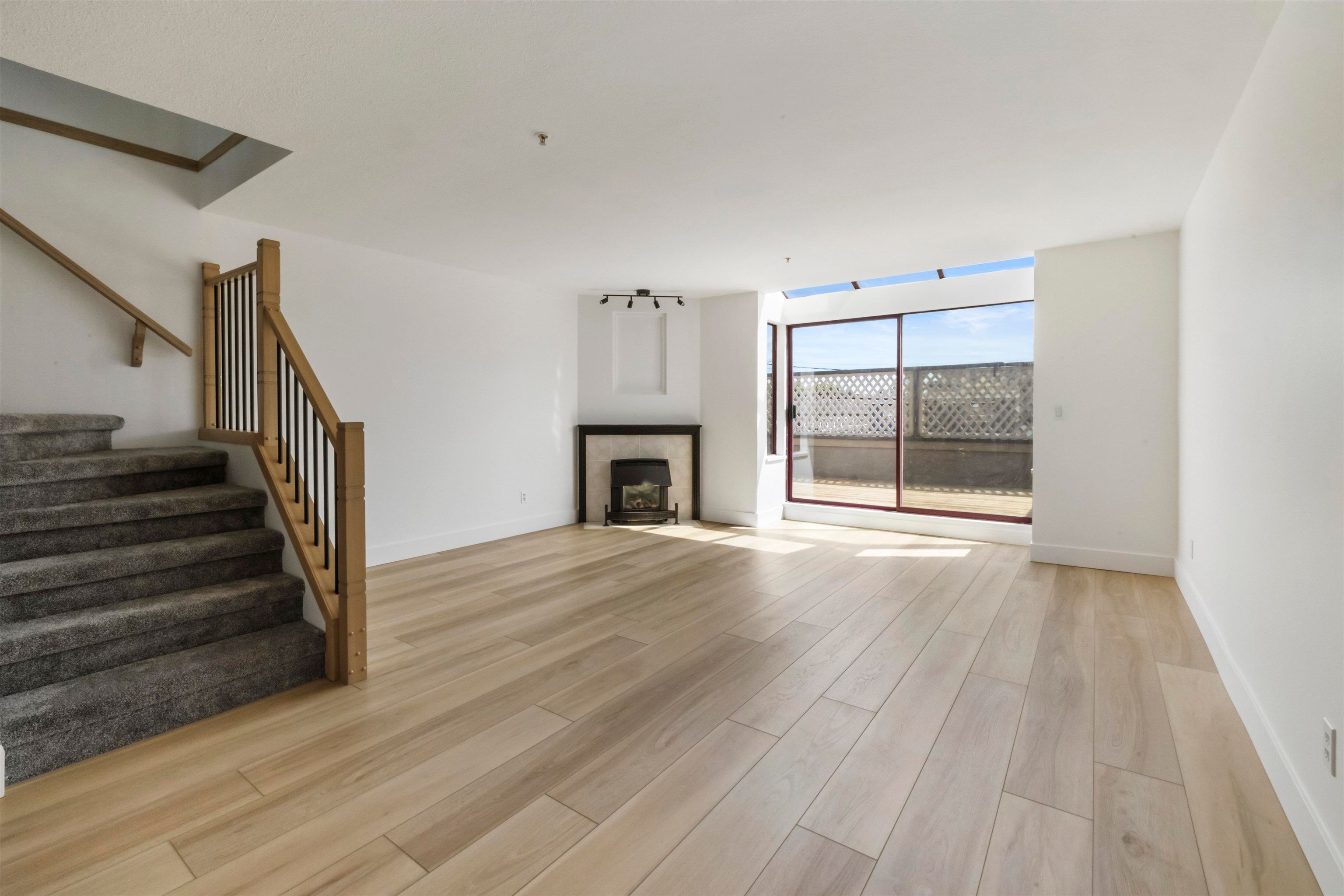 Apartment for sale in Maple Ridge, Maple Ridge, 209 22356 McIntosh Avenue, 263093590 | Realtylink.org