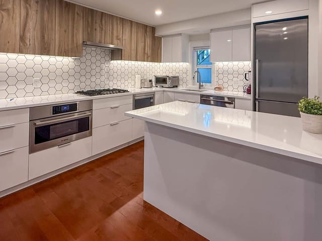 Apartment for rent in Vancouver, Vancouver West, 1 3536 Point Grey Road, 263093762 | Realtylink.org