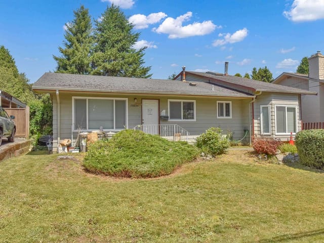 House for sale in White Rock, South Surrey White Rock, 15835 Russell Avenue, 263094021 | Realtylink.org