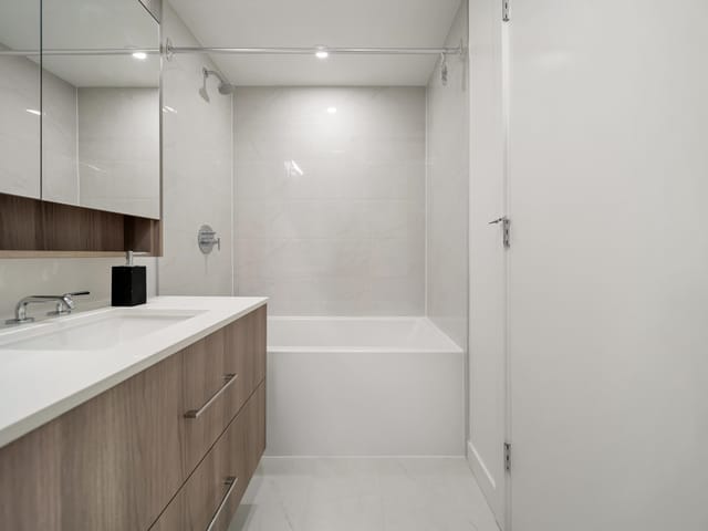 Apartment for sale in Surrey, North Surrey, 2008 9675 King George Boulevard, 263095054 | Realtylink.org