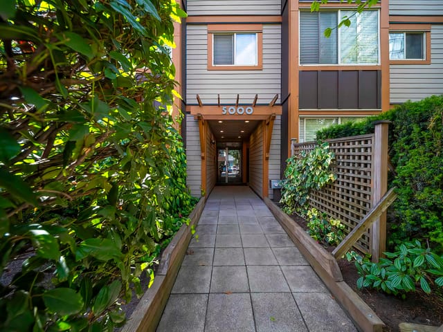 Apartment for sale in Burnaby, Burnaby South, 110 5000 Imperial Street, 263095832 | Realtylink.org