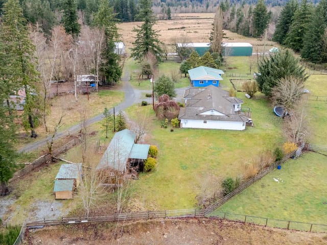 House for sale in Columbia Valley, Cultus Lake & Area, 40895 Henderson Road, 263095975 | Realtylink.org