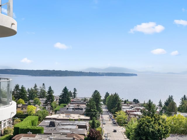 Apartment for sale in White Rock, South Surrey White Rock, 1102 1500 Martin Street, 263096021 | Realtylink.org
