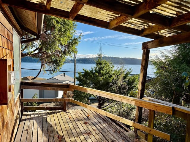 House for sale in Gibsons, Sunshine Coast, 619 Marine Drive, 263096086 | Realtylink.org