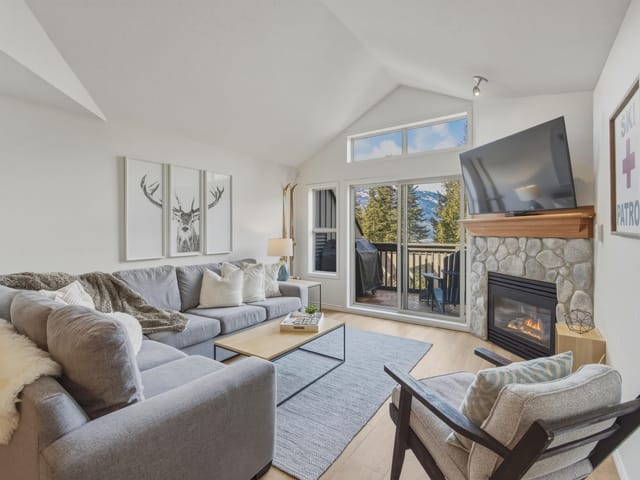 Townhouse for sale in Whistler, Whistler, 7 4890 Painted Cliff Road, 263096277 | Realtylink.org