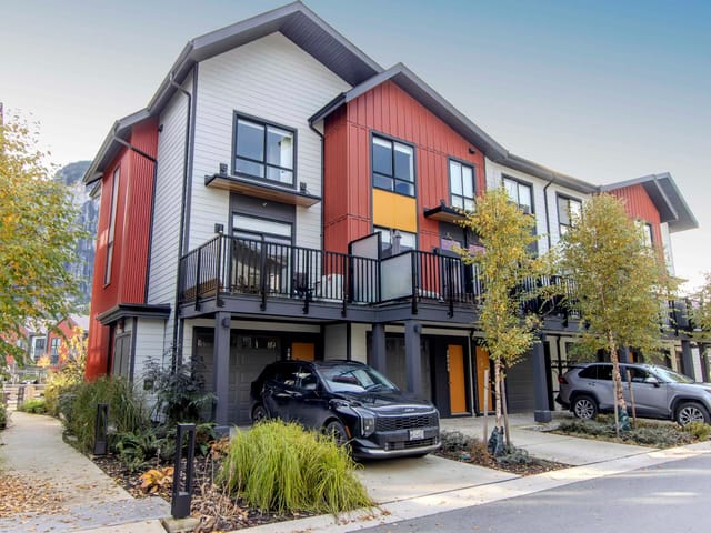 Townhouse for sale in Squamish, Squamish, 38070 Helm Way, 263096715 | Realtylink.org