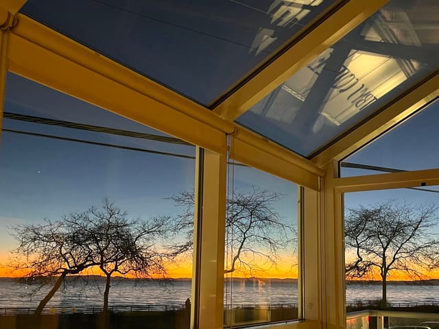 Townhouse for sale in White Rock, South Surrey White Rock, 14831 Marine Drive, 263096730 | Realtylink.org