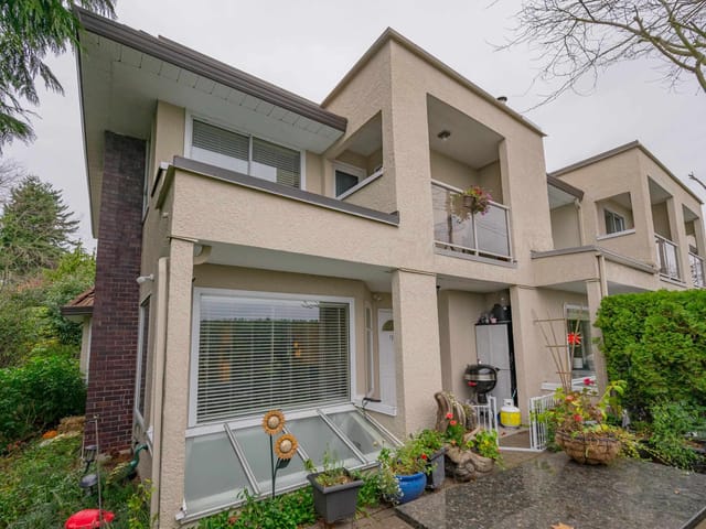 Townhouse for sale in White Rock, South Surrey White Rock, 101 1225 Merklin Street, 263096841 | Realtylink.org