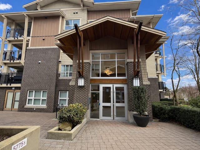 Apartment for sale in Burnaby, Burnaby South, 301 5775 Irmin Street, 263097615 | Realtylink.org