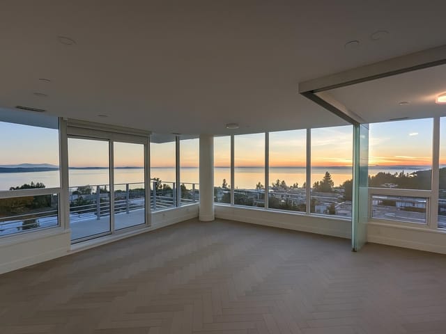 Apartment for sale in White Rock, South Surrey White Rock, 705 1342 Johnston Road, 263097756 | Realtylink.org