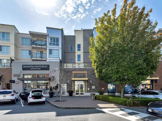 Apartment for sale in Surrey, South Surrey White Rock, 220 15735 Croydon Drive, 263097924 | Realtylink.org