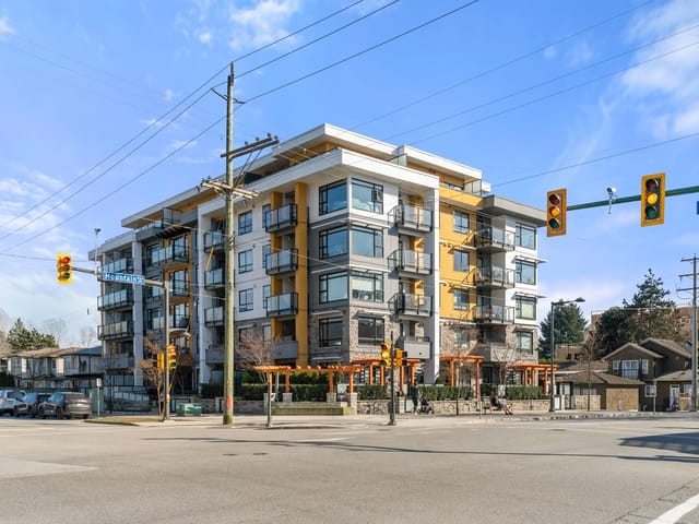 Apartment for sale in Vancouver, North Vancouver, 402 1519 Crown Street, 263097948 | Realtylink.org