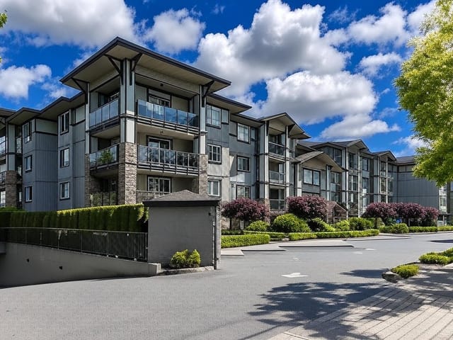 Apartment for sale in Abbotsford, Abbotsford, 104 2038 Sandalwood Crescent, 263098142 | Realtylink.org