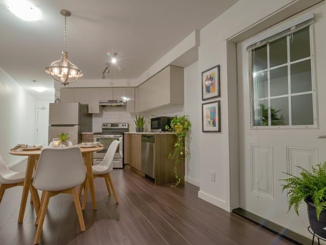 Apartment for sale in Surrey, North Surrey, 116 10688 140 Street, 263098292 | Realtylink.org