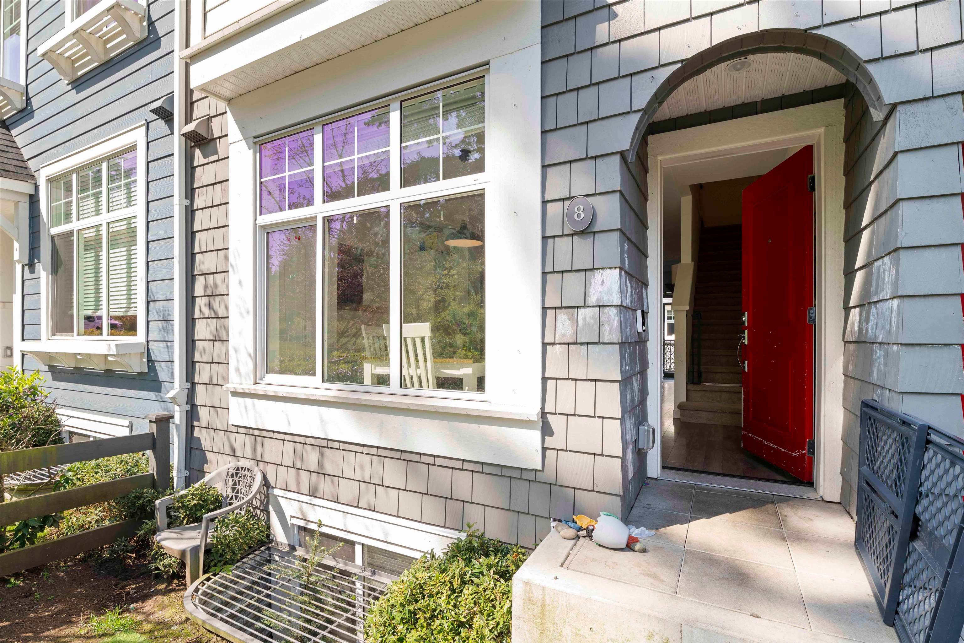 Townhouse for sale in Surrey, South Surrey White Rock, 8 16678 25 Avenue, 263098312 | Realtylink.org