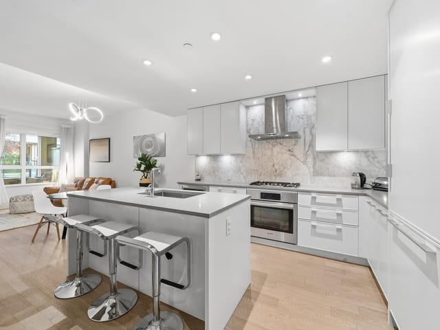 Apartment for sale in North Vancouver, North Vancouver, 201 3220 Connaught Crescent, 263098365 | Realtylink.org