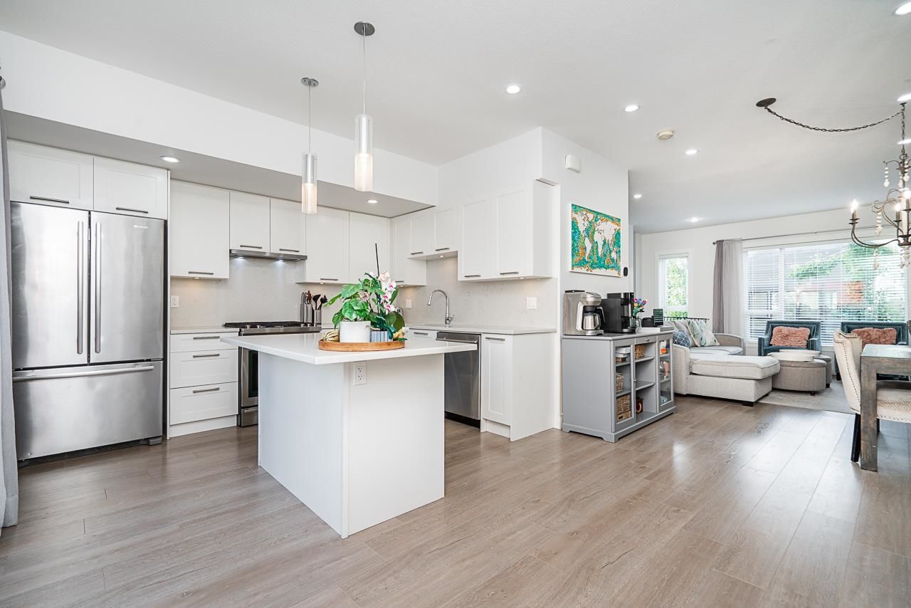 Townhouse for sale in Surrey, South Surrey White Rock, 197 2277 Oak Meadows Drive, 263098648 | Realtylink.org