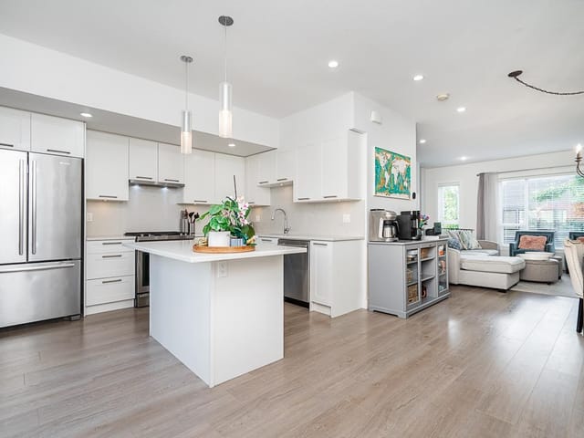 Townhouse for sale in Surrey, South Surrey White Rock, 197 2277 Oak Meadows Drive, 263098648 | Realtylink.org